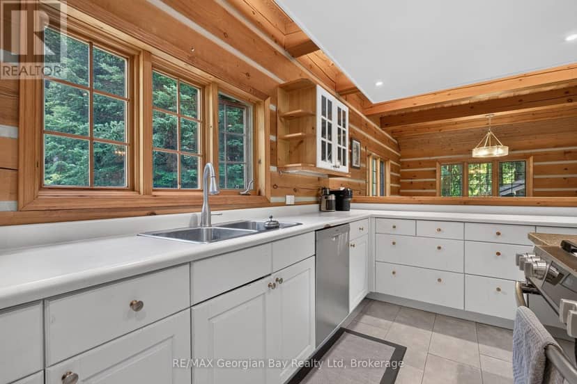 19 Kingfisher Crescent — photo 9 of 40