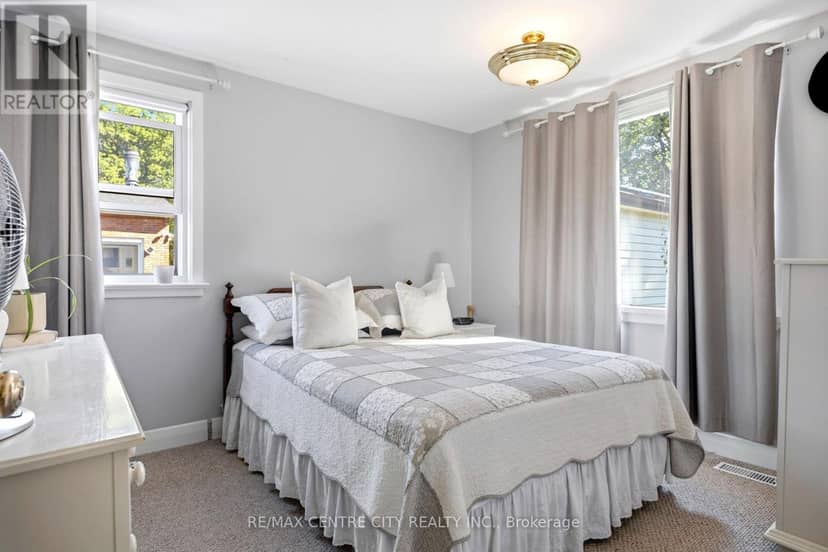 64 Linwood Street — photo 13 of 31