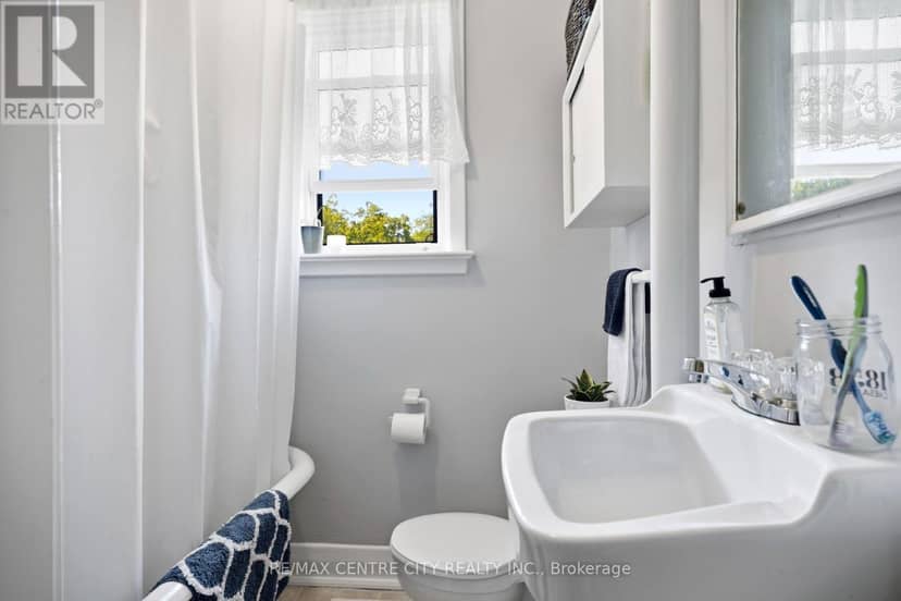 64 Linwood Street — photo 17 of 31