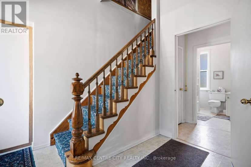64 Linwood Street — photo 4 of 31