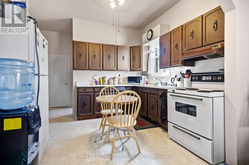 64 Linwood Street — photo 6 of 31