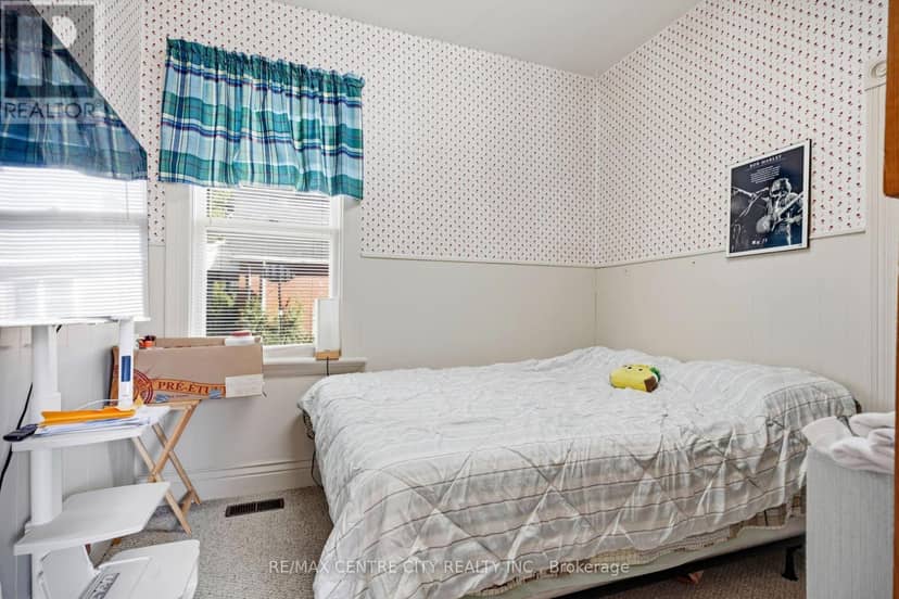 64 Linwood Street — photo 9 of 31