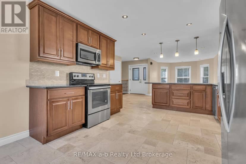 54 Pebble Beach Court — photo 10 of 36