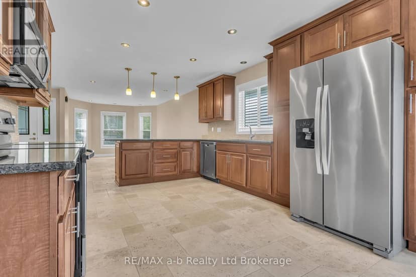 54 Pebble Beach Court — photo 5 of 36