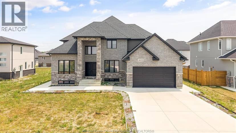 4433 Belmont, Comber
