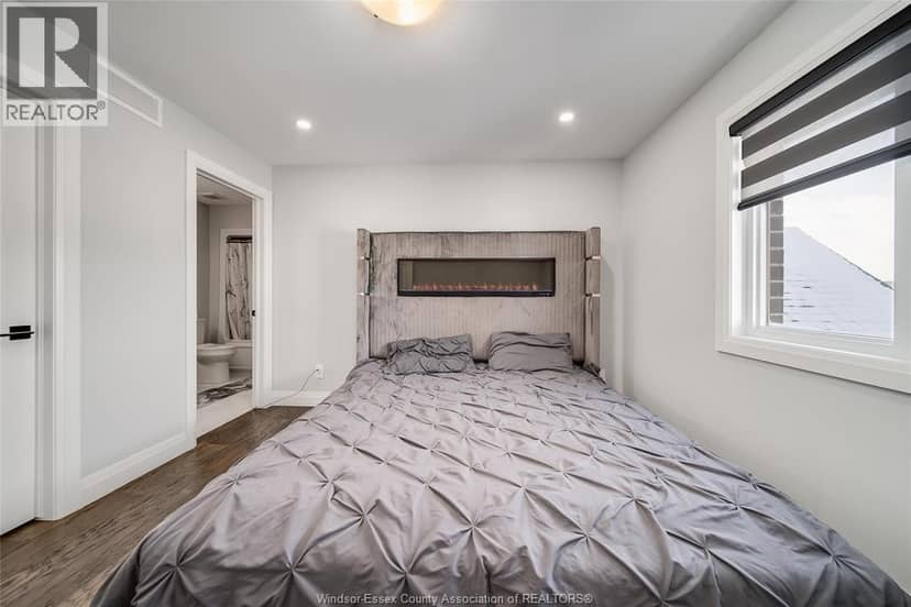 4433 Belmont — photo 37 of 40