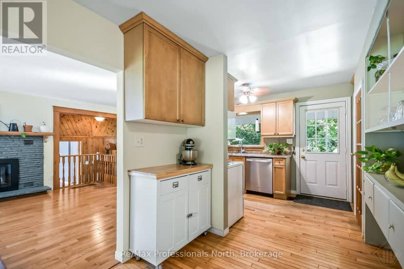 775 Muskoka Beach Road — photo 11 of 40
