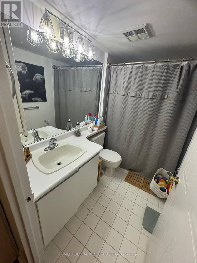 #1402 - 3 Hickory Tree Road — photo 8 of 21