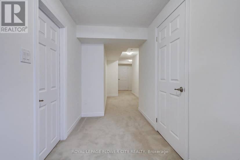 101 Huguenot Road — photo 17 of 31