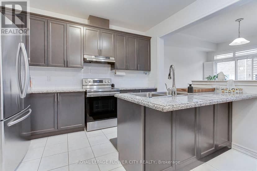 101 Huguenot Road — photo 8 of 31