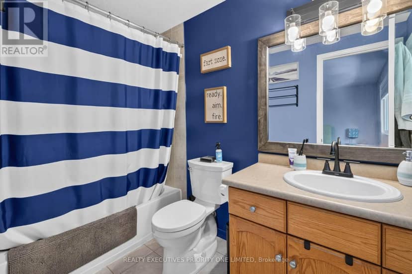 9 - 37 Bond Court — photo 18 of 35