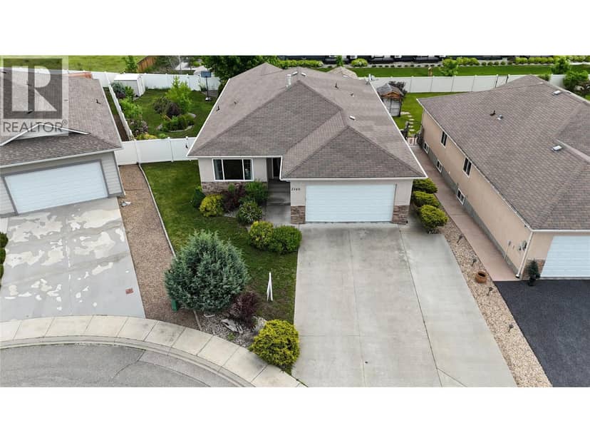 2160 BRYCEN Place, Grand Forks