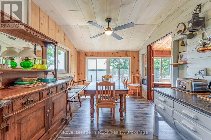 34 B320 Sans Souci Island — photo 18 of 40