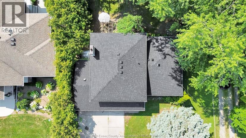 655 ROSELAND DRIVE South — photo 3 of 32