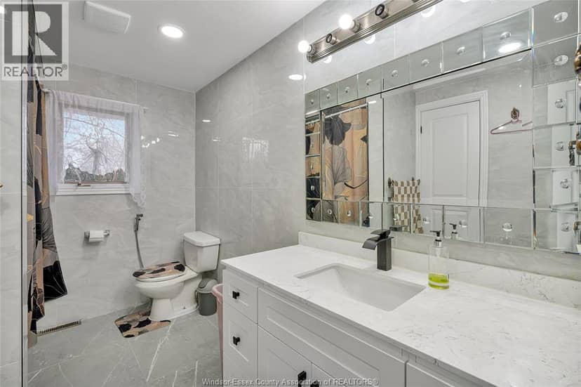 655 ROSELAND DRIVE South — photo 18 of 32