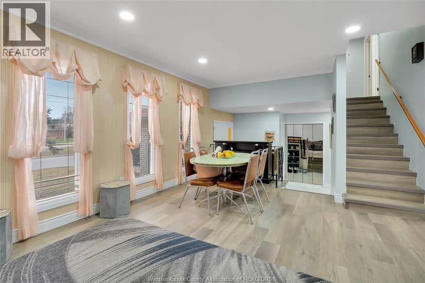 655 ROSELAND DRIVE South — photo 11 of 32