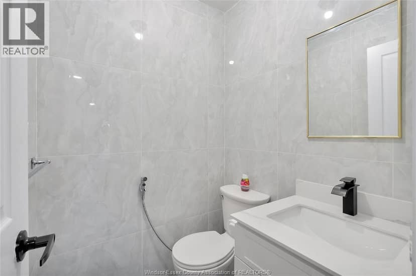 655 ROSELAND DRIVE South — photo 13 of 32