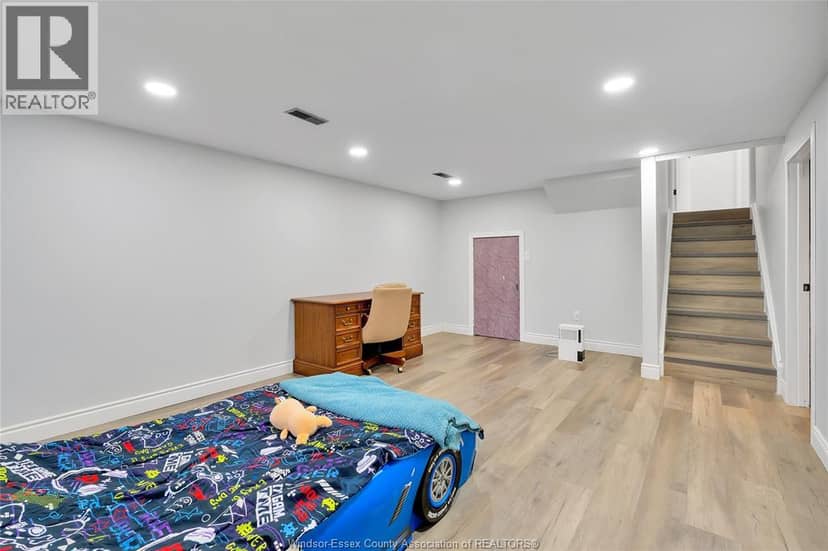 655 ROSELAND DRIVE South — photo 25 of 32