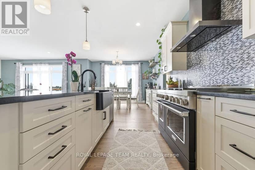 80 Raymond Luhta Crescent — photo 17 of 40