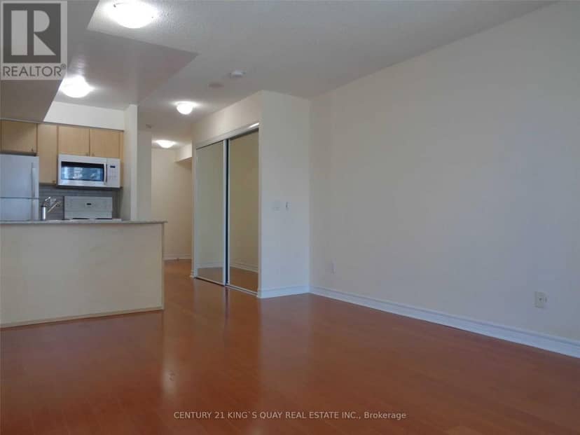 2714 - 763 Bay Street — photo 19 of 31
