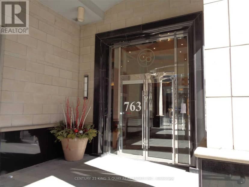 2714 - 763 Bay Street — photo 2 of 31
