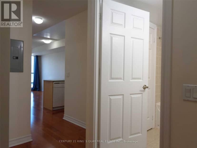 2714 - 763 Bay Street — photo 27 of 31