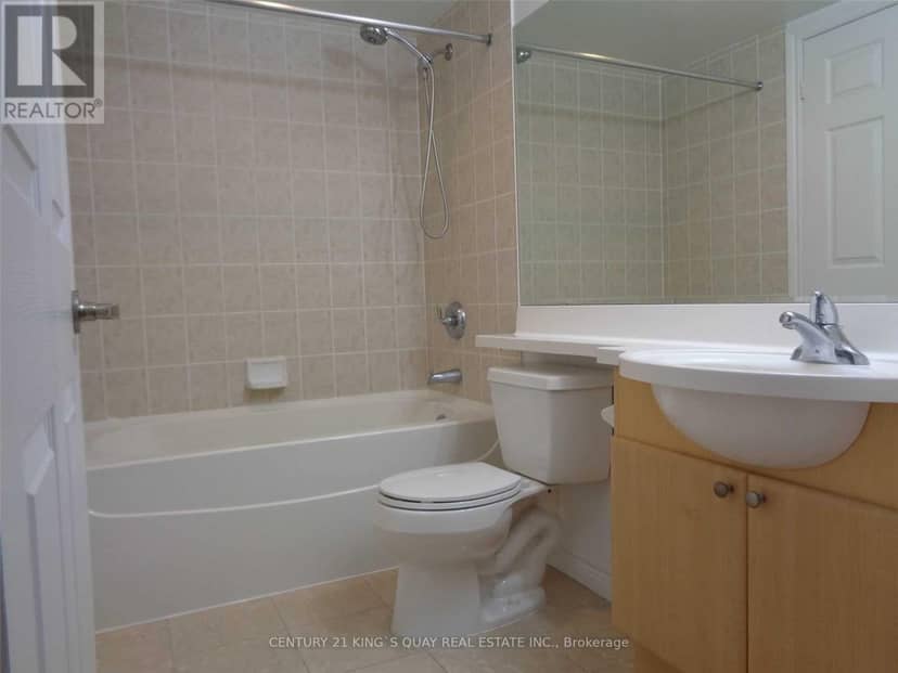 2714 - 763 Bay Street — photo 28 of 31