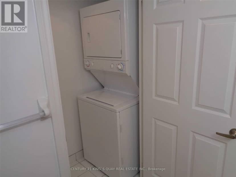 2714 - 763 Bay Street — photo 29 of 31