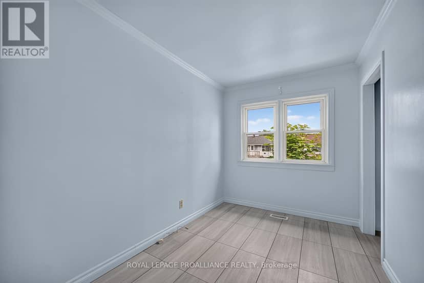 40 Aldershot Avenue — photo 13 of 33