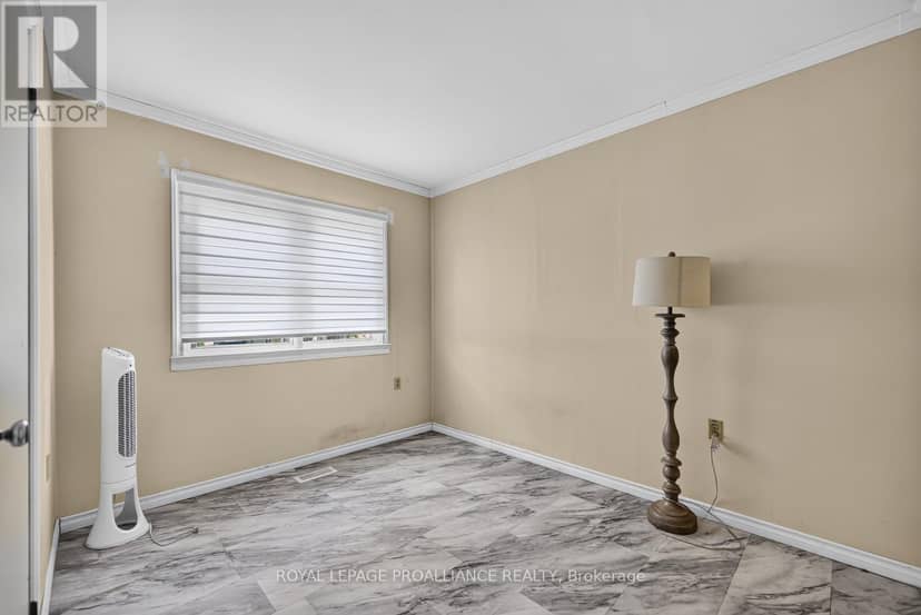 40 Aldershot Avenue — photo 15 of 33