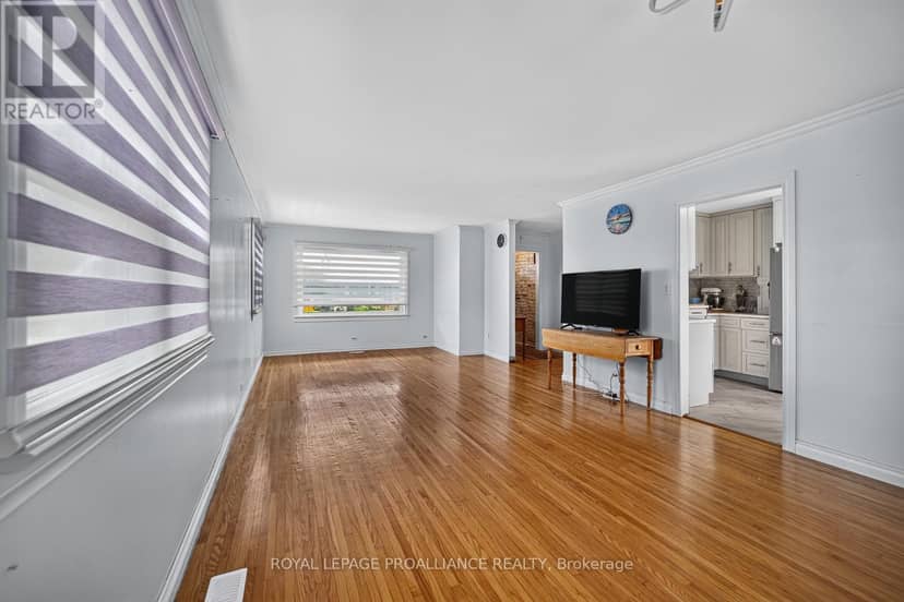 40 Aldershot Avenue — photo 6 of 33