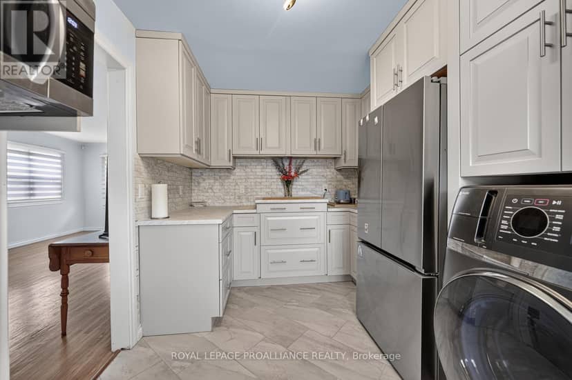 40 Aldershot Avenue — photo 9 of 33