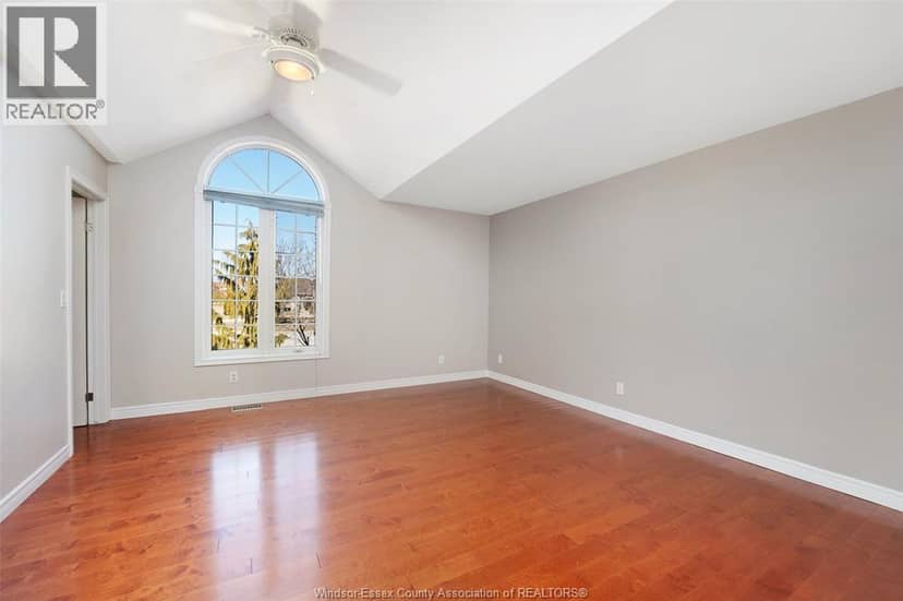 2071 Eugeni — photo 19 of 40