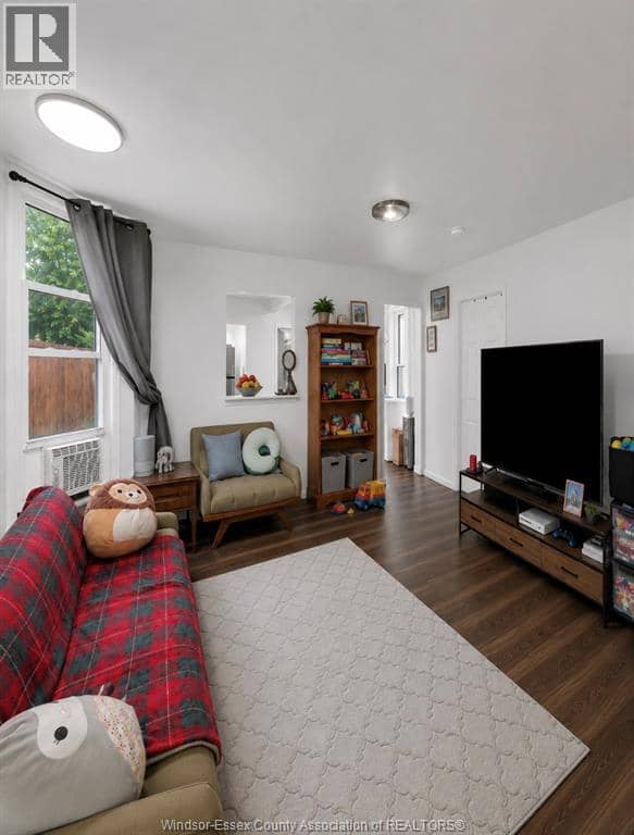 253 Curry Avenue — photo 9 of 20