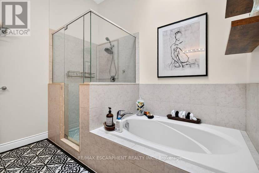 12 - 1335 Ontario Street — photo 23 of 40