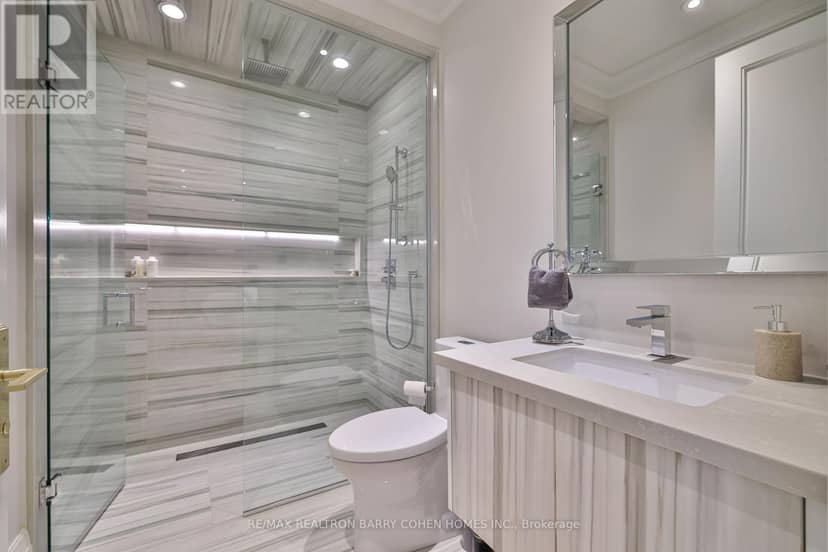 33 Stratheden Road — photo 38 of 40