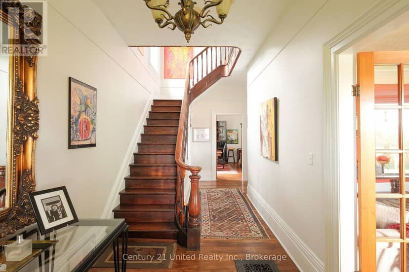 2261 Asphodel 6th Line — photo 11 of 40