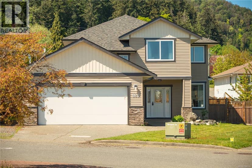 525 Ballou Pl, Ladysmith