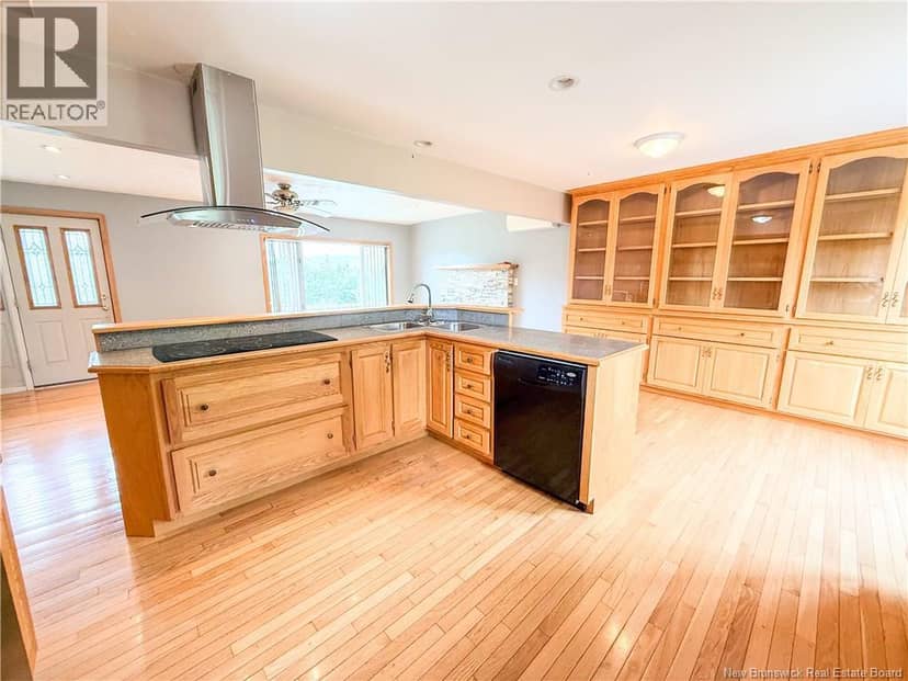 23 Tavener Road — photo 9 of 35