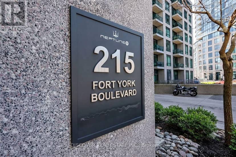 2609 - 215 Fort York Boulevard — photo 18 of 29
