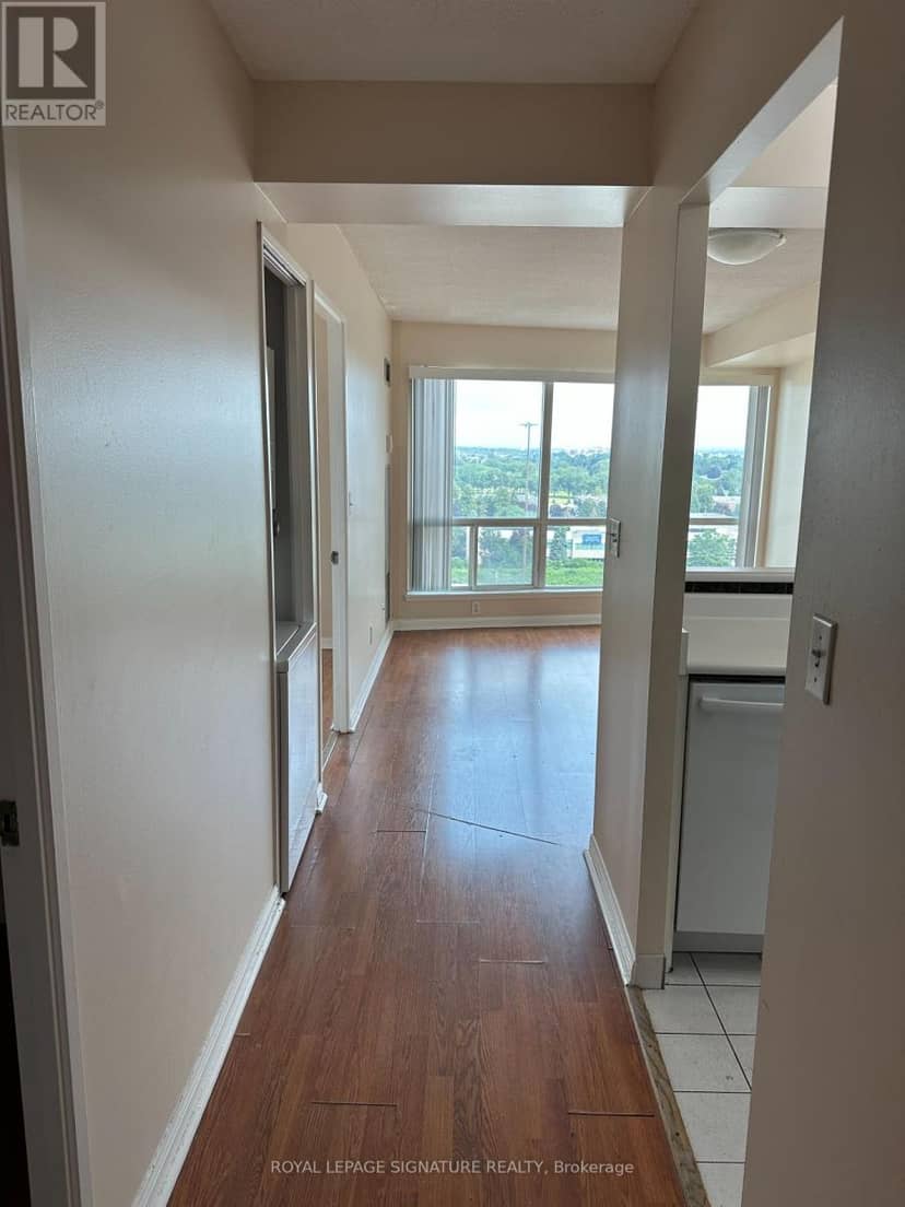 1113 - 18 Lee Centre Drive — photo 5 of 15