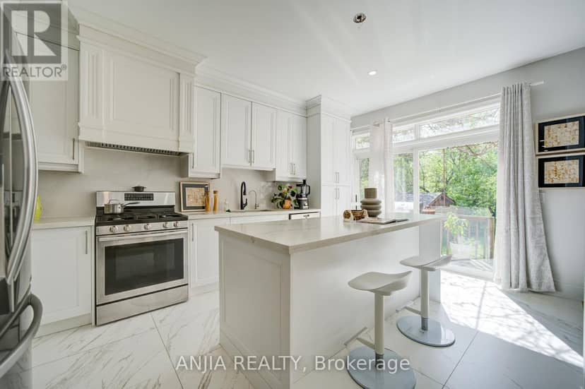 132 Estate Garden Drive — photo 16 of 40