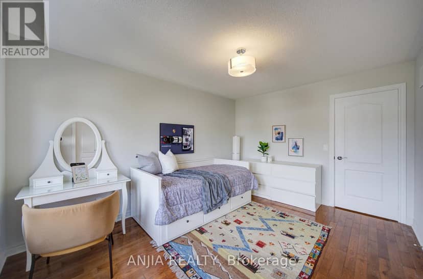 132 Estate Garden Drive — photo 37 of 40
