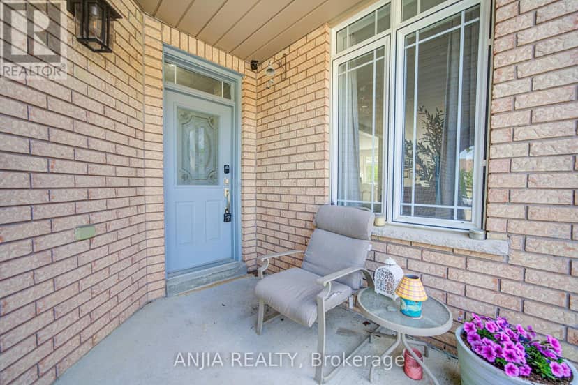 132 Estate Garden Drive — photo 5 of 40
