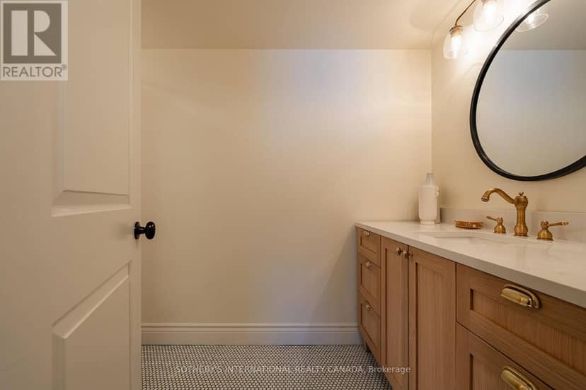 216 - 149 Church Street — photo 13 of 18