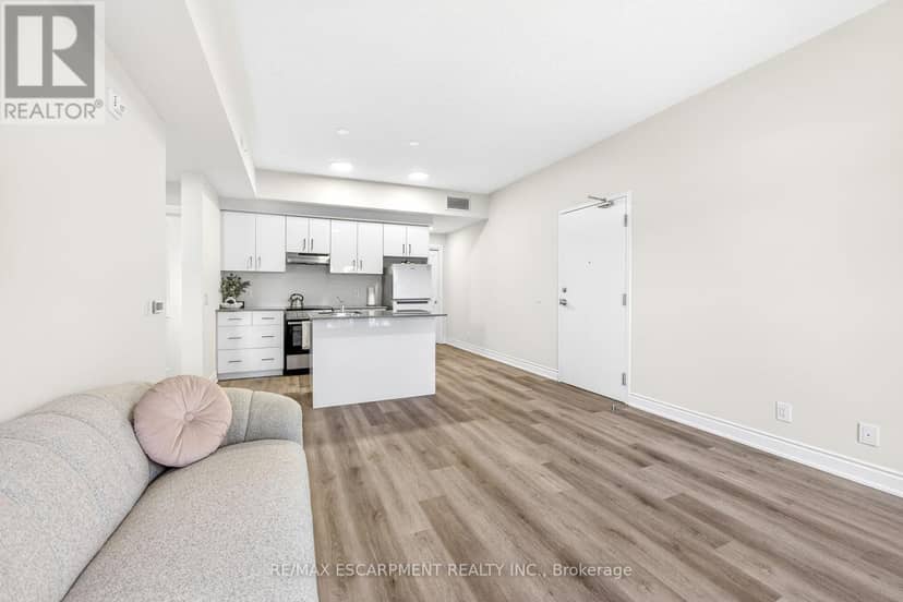 303 - 259 King Street E — photo 14 of 38