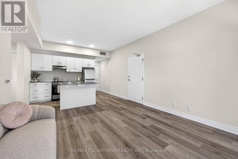 303 - 259 King Street E — photo 21 of 38