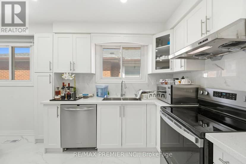 15 Madonna Gardens, Toronto, photo 5