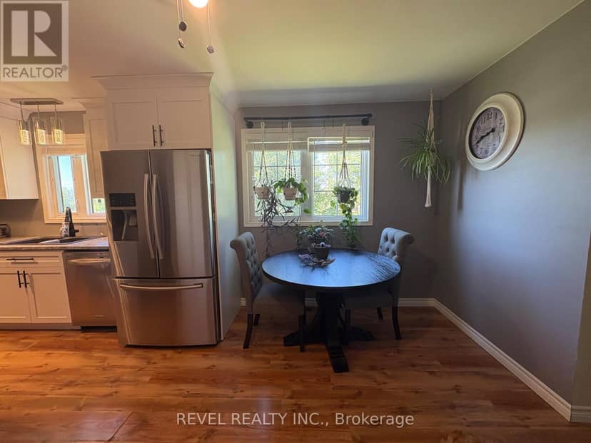 364 Genier Road, Cochrane, photo 8
