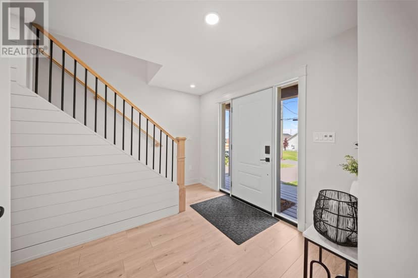 35 Acadian Avenue, Summerside, photo 3
